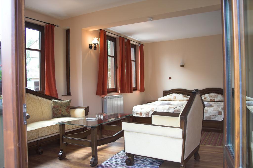 Hotel Old Times Asenovgrad Rum bild